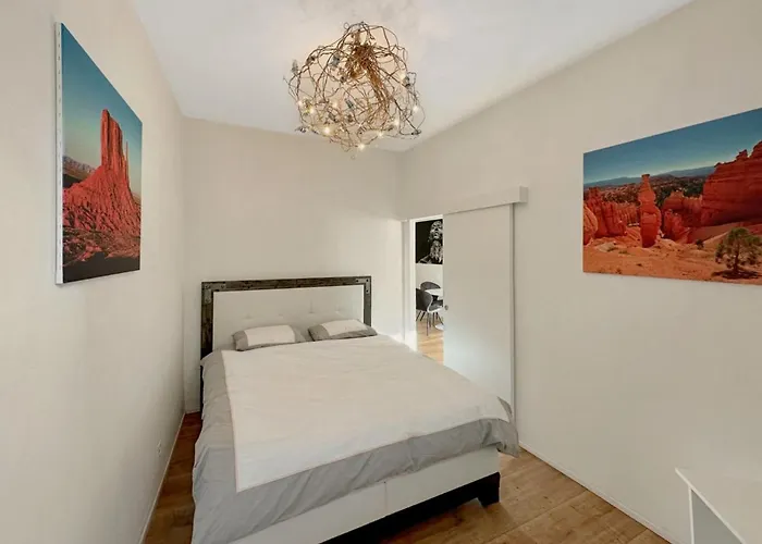 The Place To Be In شقة سيون